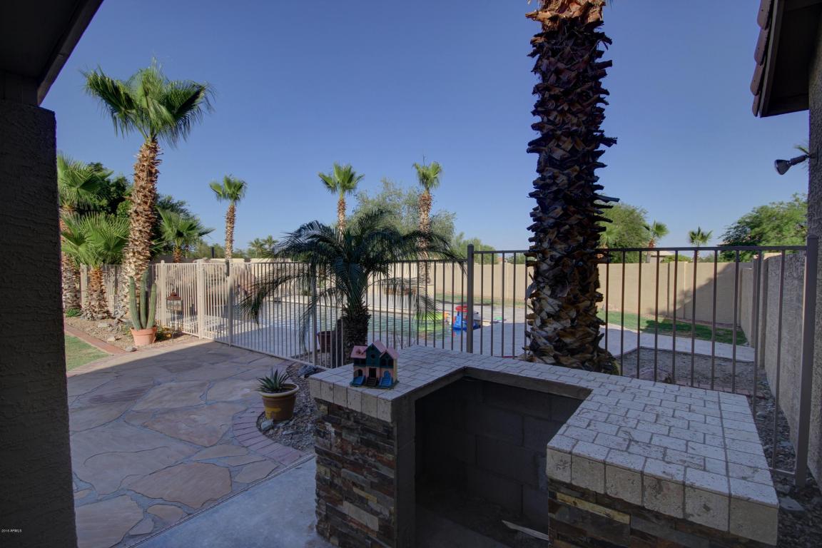 2762 E WINDMERE Drive, Phoenix, AZ 85048