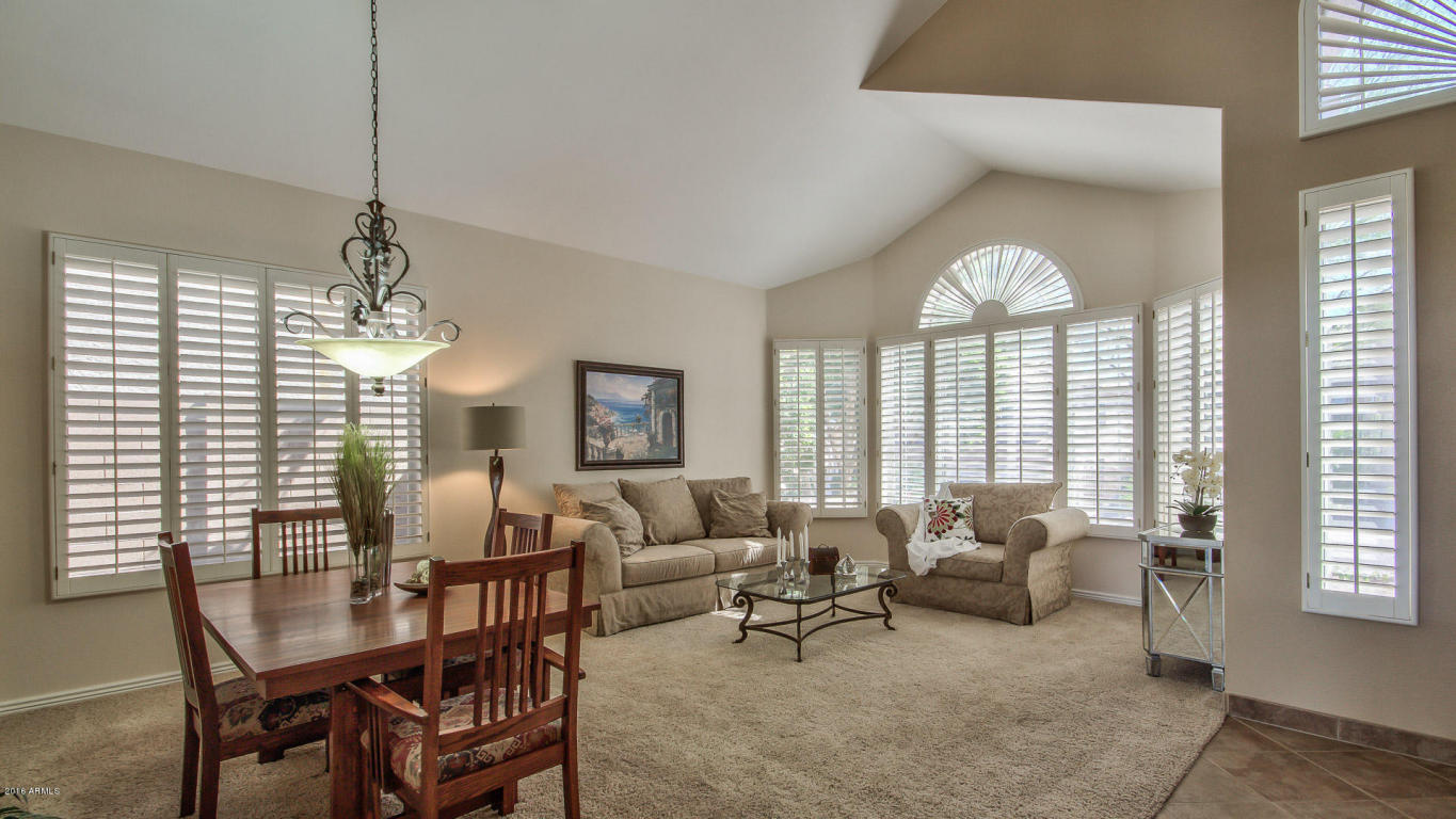 814 E Hiddenview Drive, Phoenix, AZ 85048