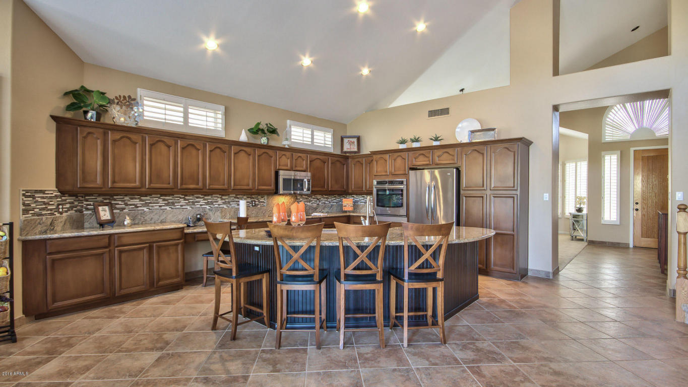 814 E Hiddenview Drive, Phoenix, AZ 85048