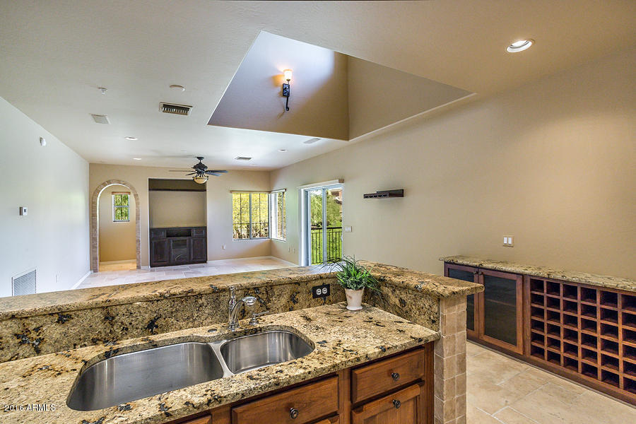 3935 E ROUGH RIDER Road, Phoenix, AZ 85050