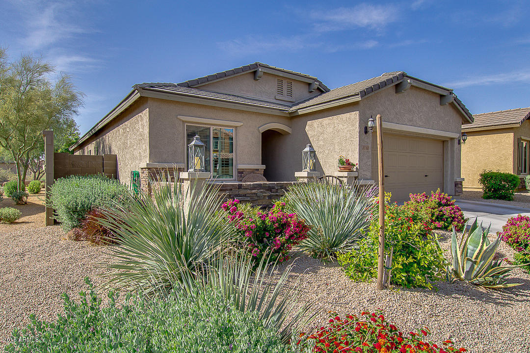 3748 E MATTHEW Drive, Phoenix, AZ 85050