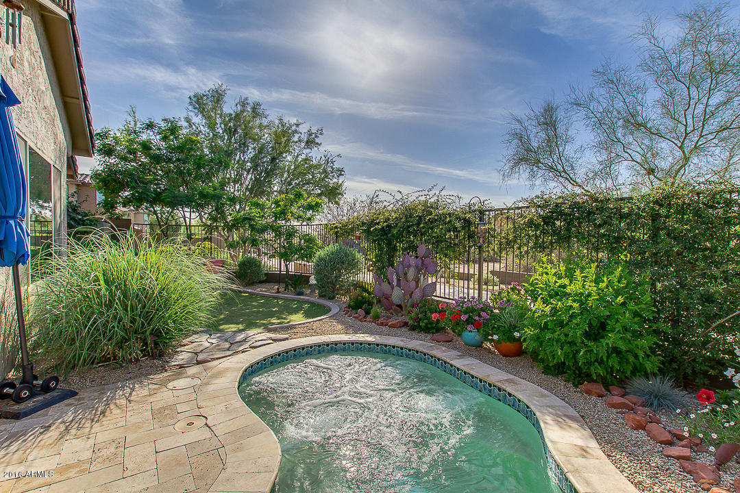 3748 E MATTHEW Drive, Phoenix, AZ 85050