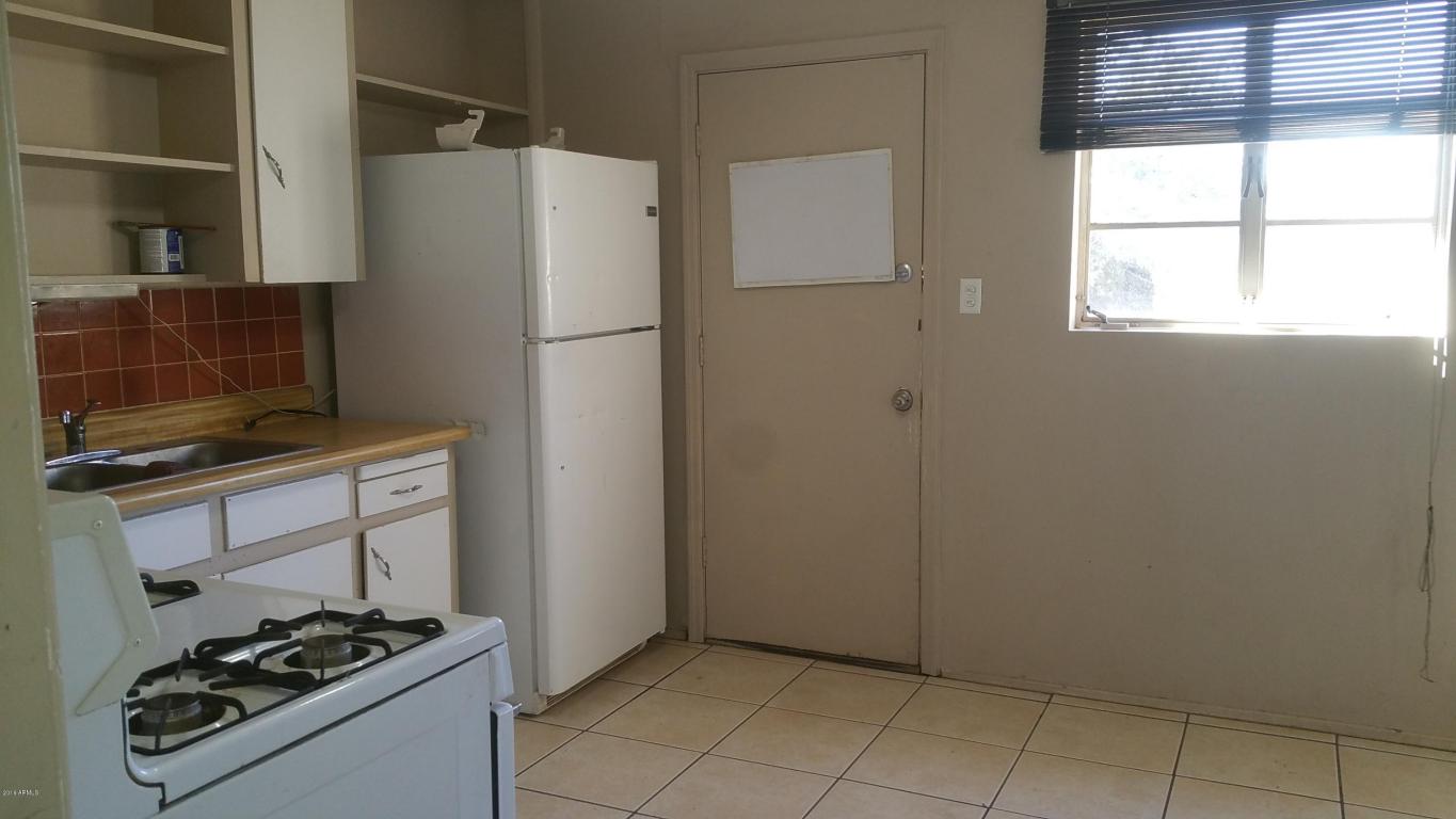 8122 N 28TH Drive, Phoenix, AZ 85051