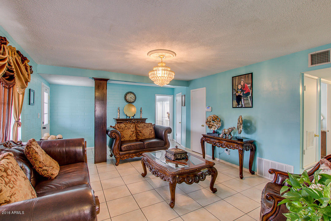 4038 W TOWNLEY Avenue, Phoenix, AZ 85051