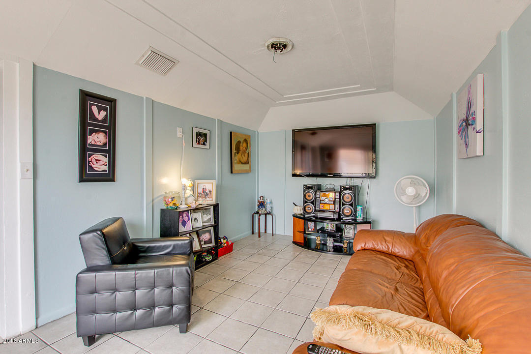 4038 W TOWNLEY Avenue, Phoenix, AZ 85051