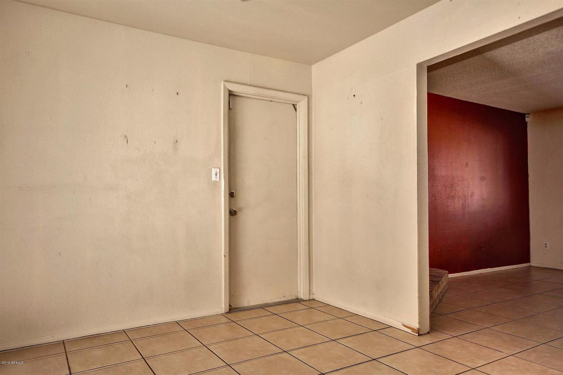 3211 W WAGONER Road, Phoenix, AZ 85053