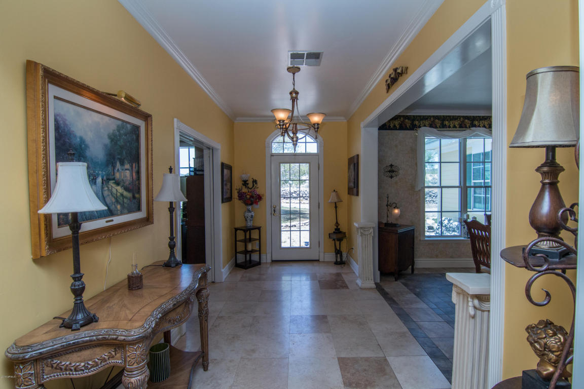 1527 W BRILES Road, Phoenix, AZ 85085