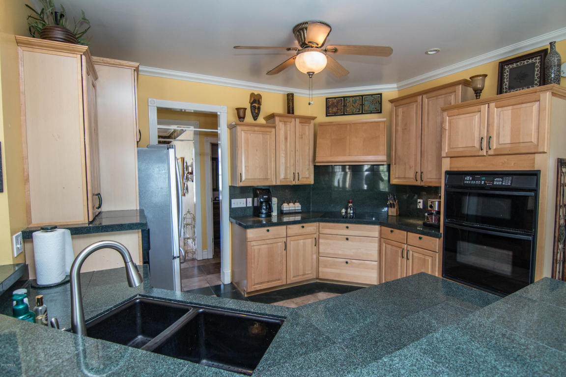 1527 W BRILES Road, Phoenix, AZ 85085