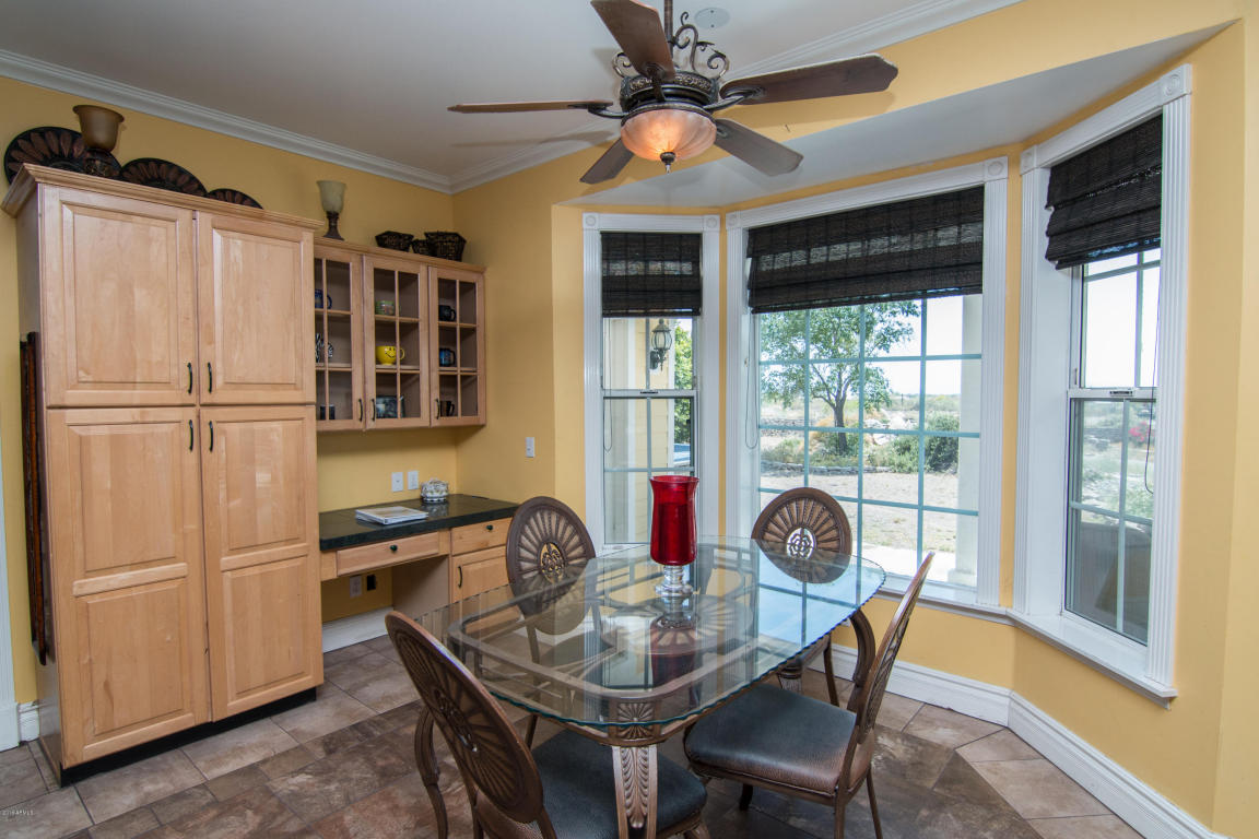 1527 W BRILES Road, Phoenix, AZ 85085