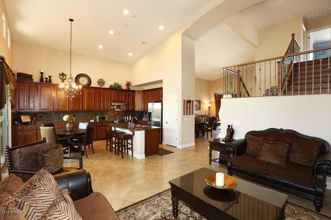 2223 W SPUR Drive, Phoenix, AZ 85085