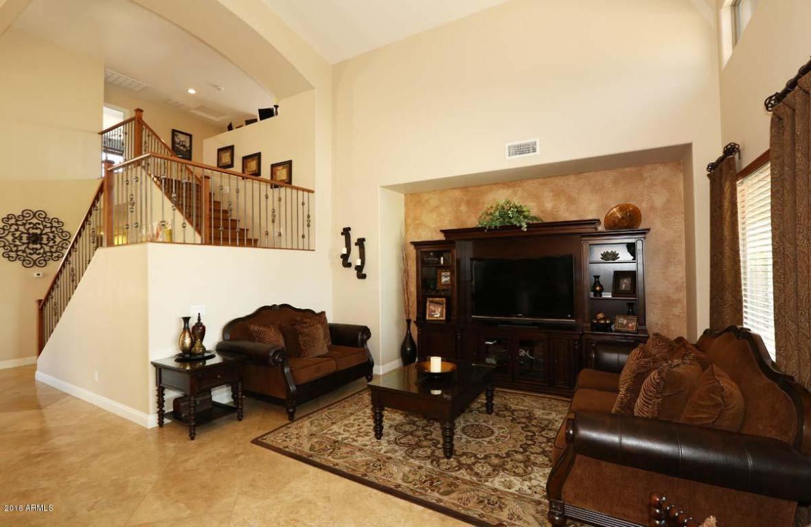 2223 W SPUR Drive, Phoenix, AZ 85085