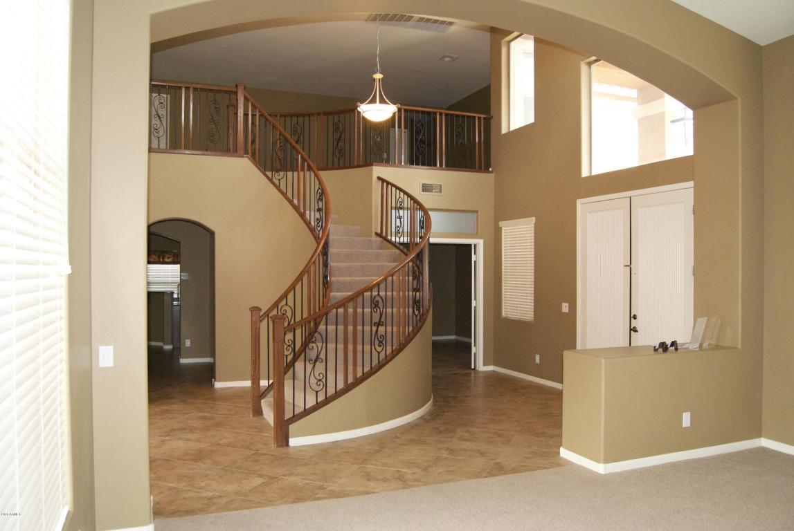 2025 W CALEB Road, Phoenix, AZ 85085