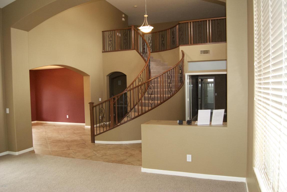 2025 W CALEB Road, Phoenix, AZ 85085