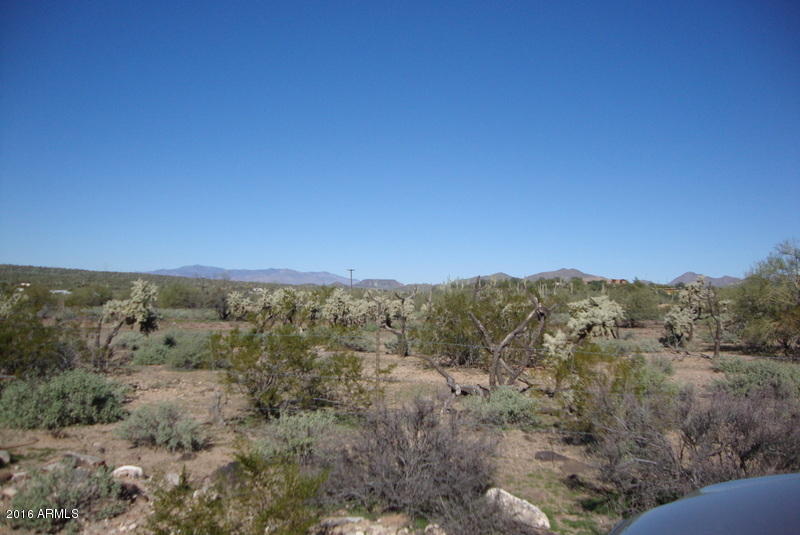 200 W CIRCLE MOUNTAIN Road W, New River, AZ 85087