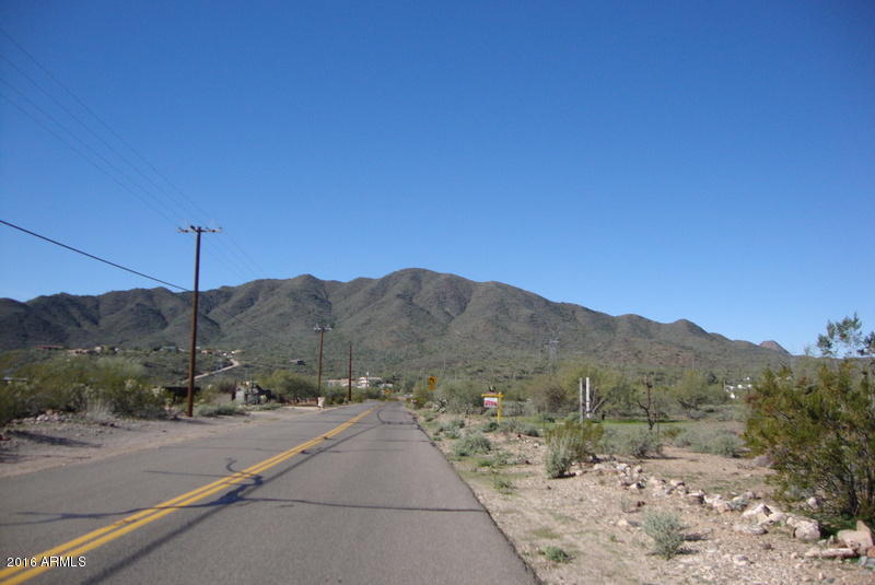 200 W CIRCLE MOUNTAIN Road W, New River, AZ 85087