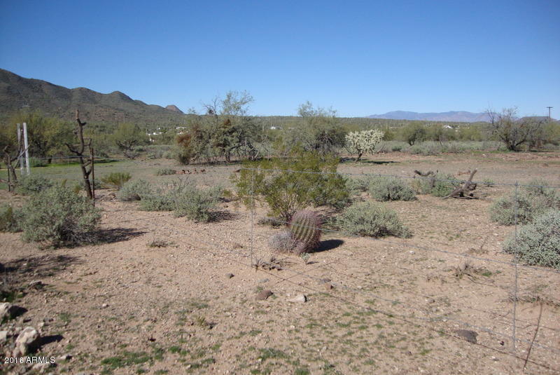 200 W CIRCLE MOUNTAIN Road W, New River, AZ 85087