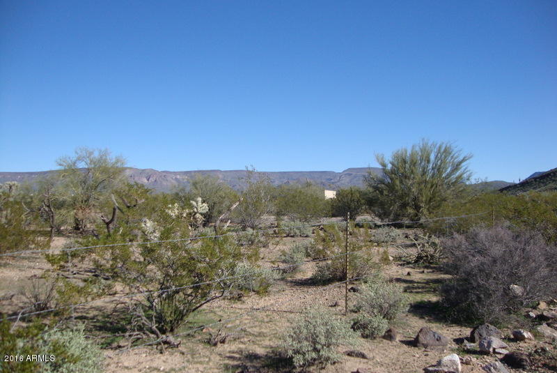 200 W CIRCLE MOUNTAIN Road W, New River, AZ 85087