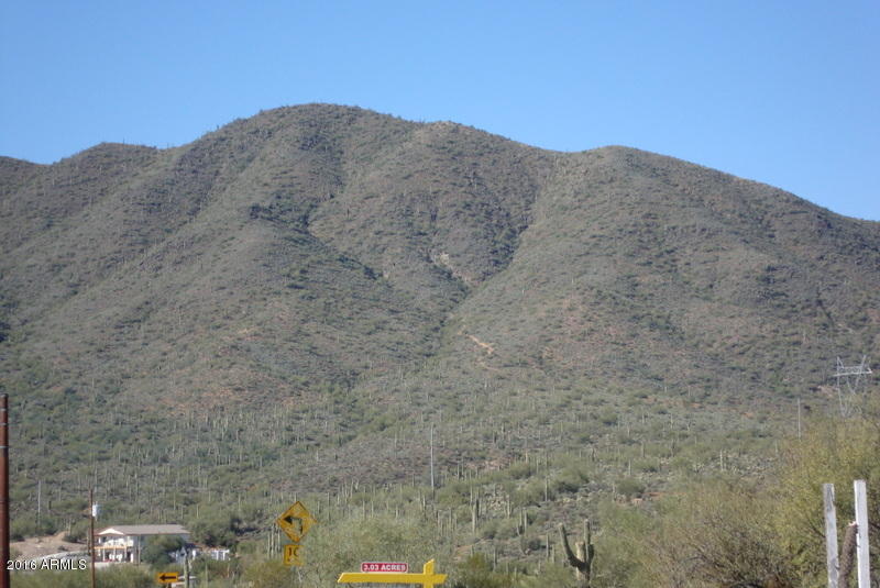 200 W CIRCLE MOUNTAIN Road W, New River, AZ 85087