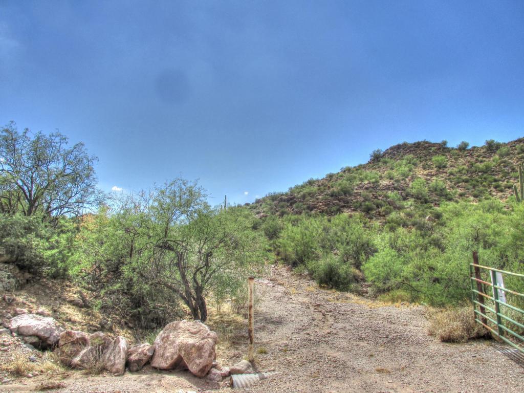 156 S PIEDRA NEGRA Drive, Queen Valley, AZ 85118