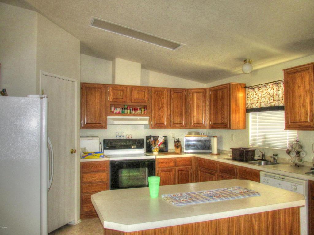 390 N Stallion Court, Queen Valley, AZ 85118
