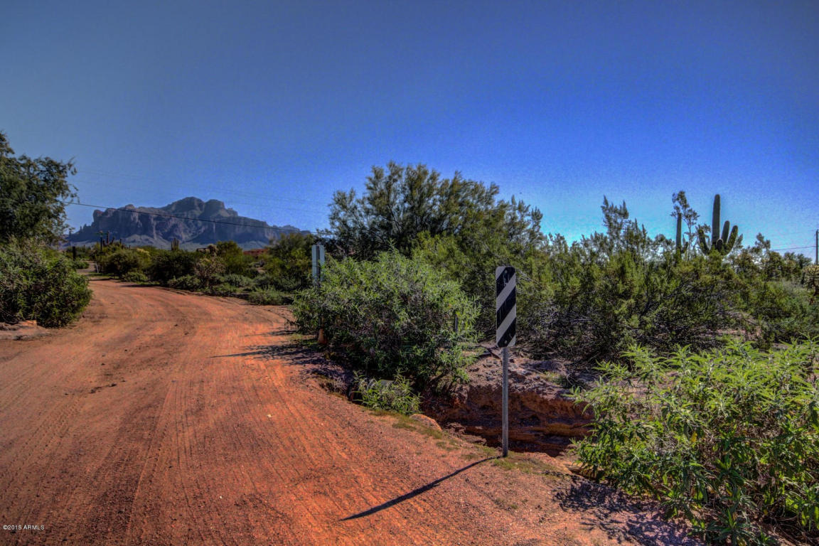 761 E FRONTIER Street, Apache Junction, AZ 85119