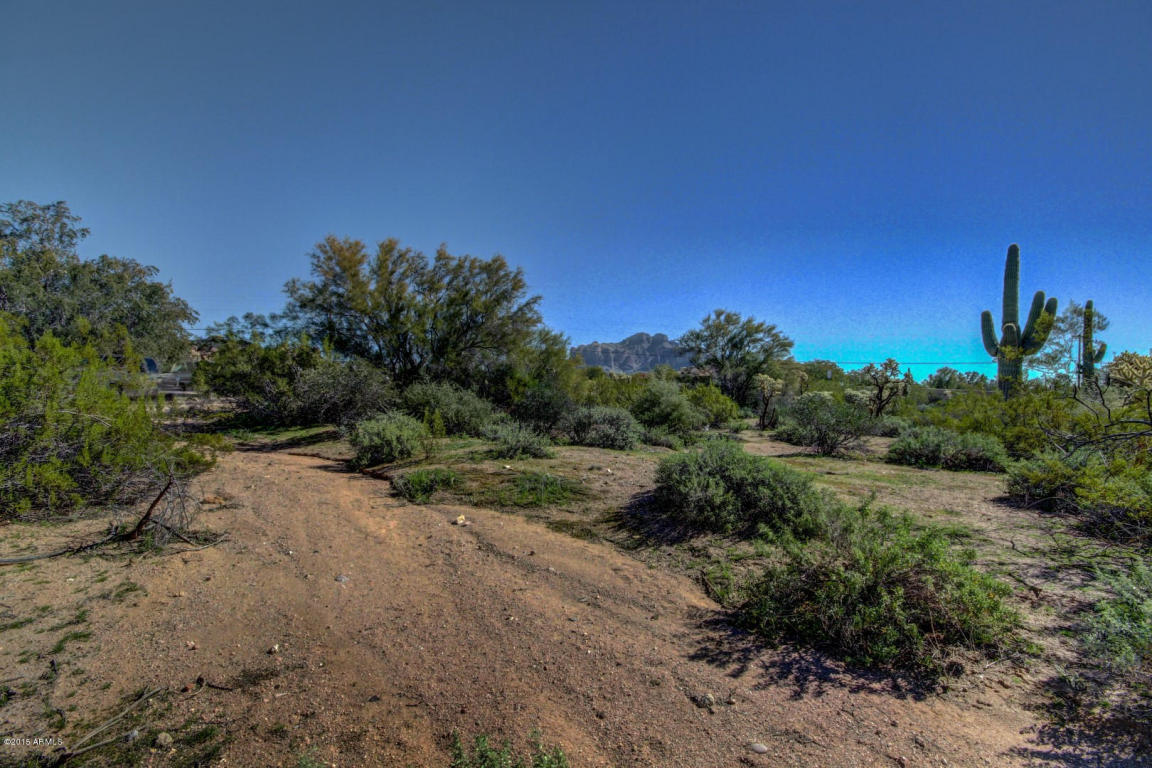 761 E FRONTIER Street, Apache Junction, AZ 85119