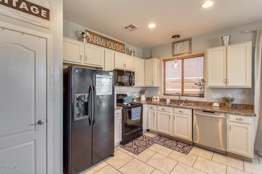 21552 N LILES Lane, Maricopa, AZ 85138