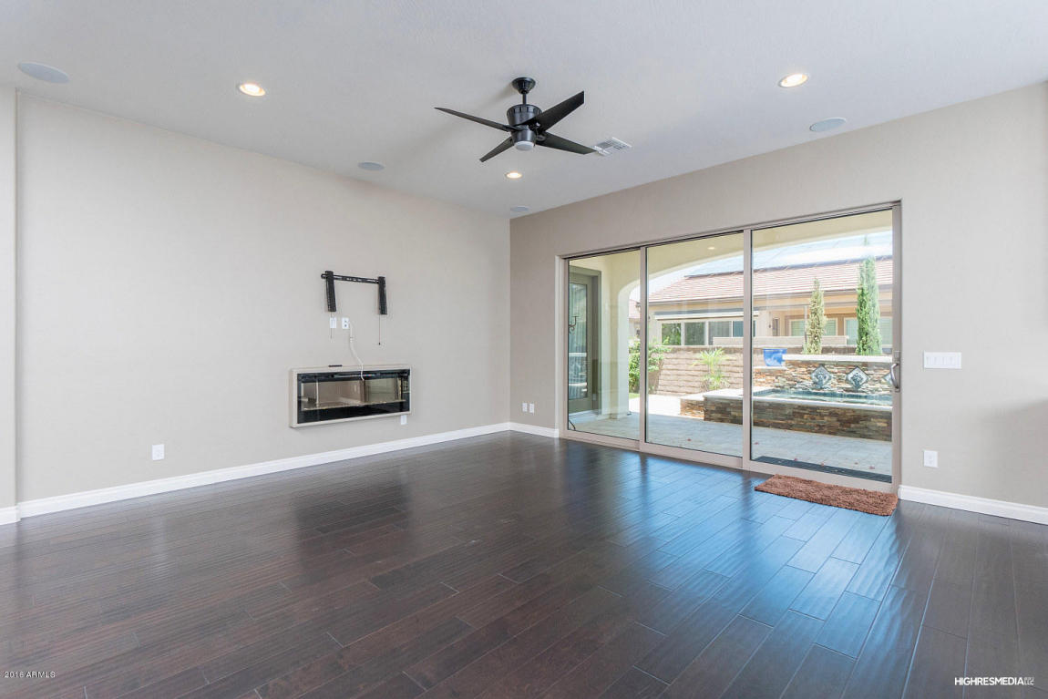 1774 E SATTOO Way, San Tan Valley, AZ 85140