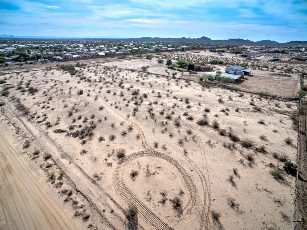 585 W ADOBE DAM Drive, San Tan Valley, AZ 85143