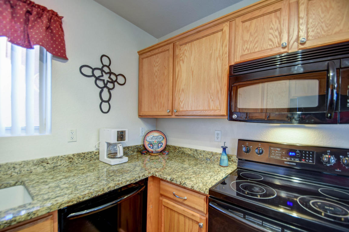 878 E SILVERSMITH Trail, San Tan Valley, AZ 85143