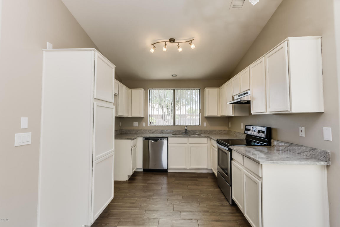 30780 N Royal Oak Way, San Tan Valley, AZ 85143