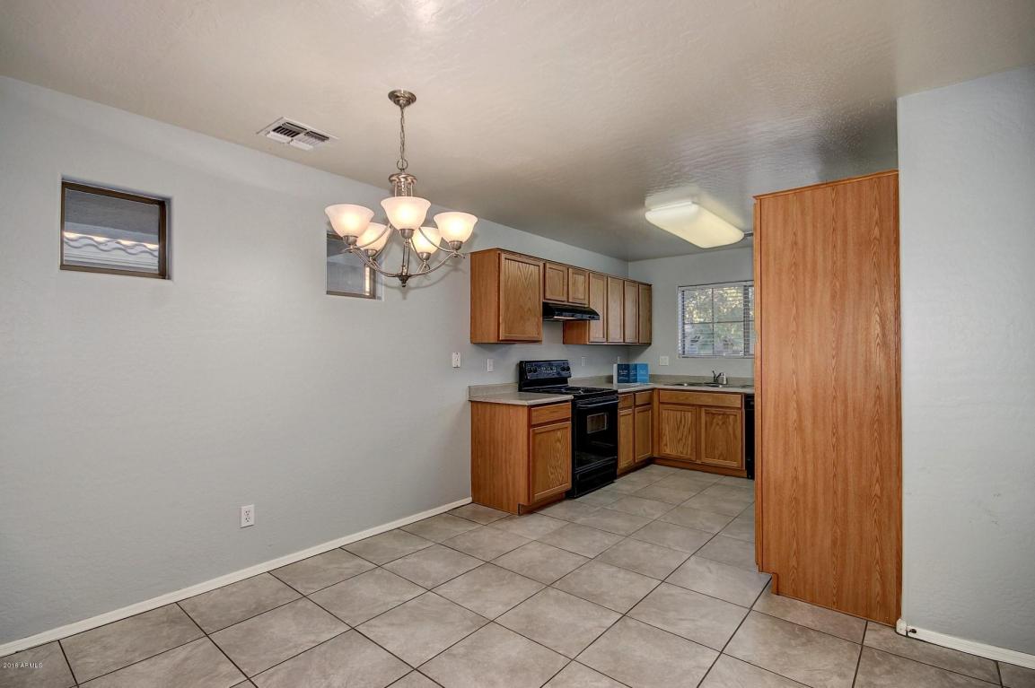 172 W SADDLE Way, San Tan Valley, AZ 85143