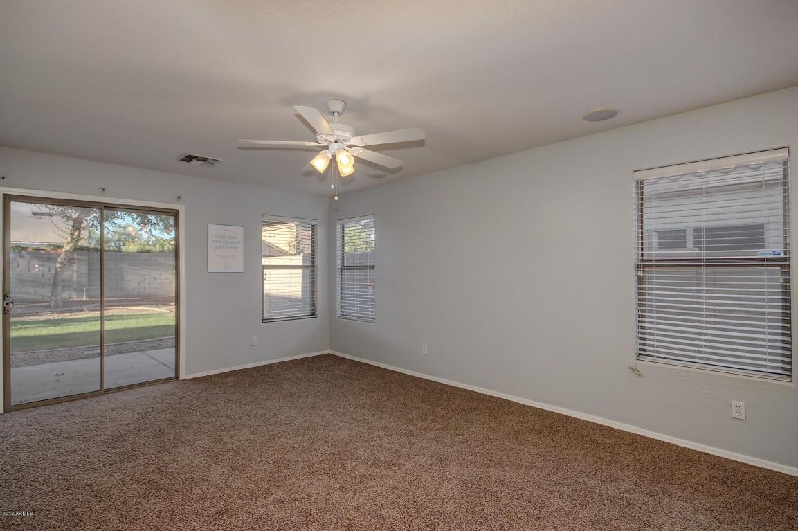 172 W SADDLE Way, San Tan Valley, AZ 85143