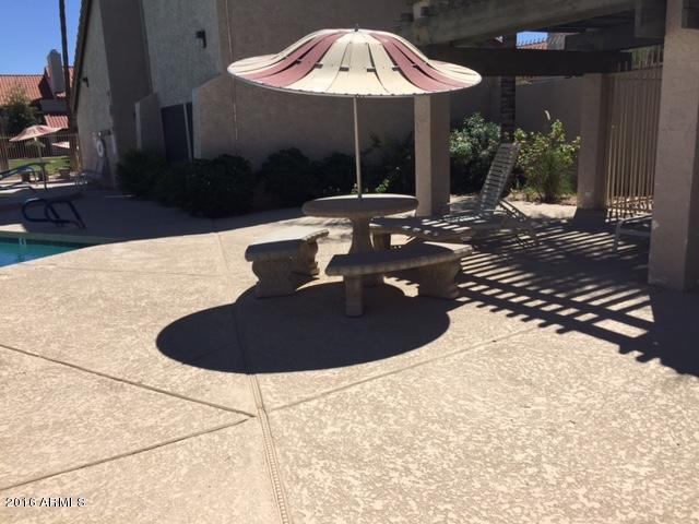 30 E BROWN Road, Mesa, AZ 85201