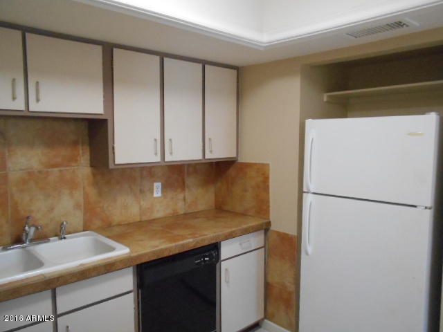 1051 S DOBSON Road, Mesa, AZ 85202