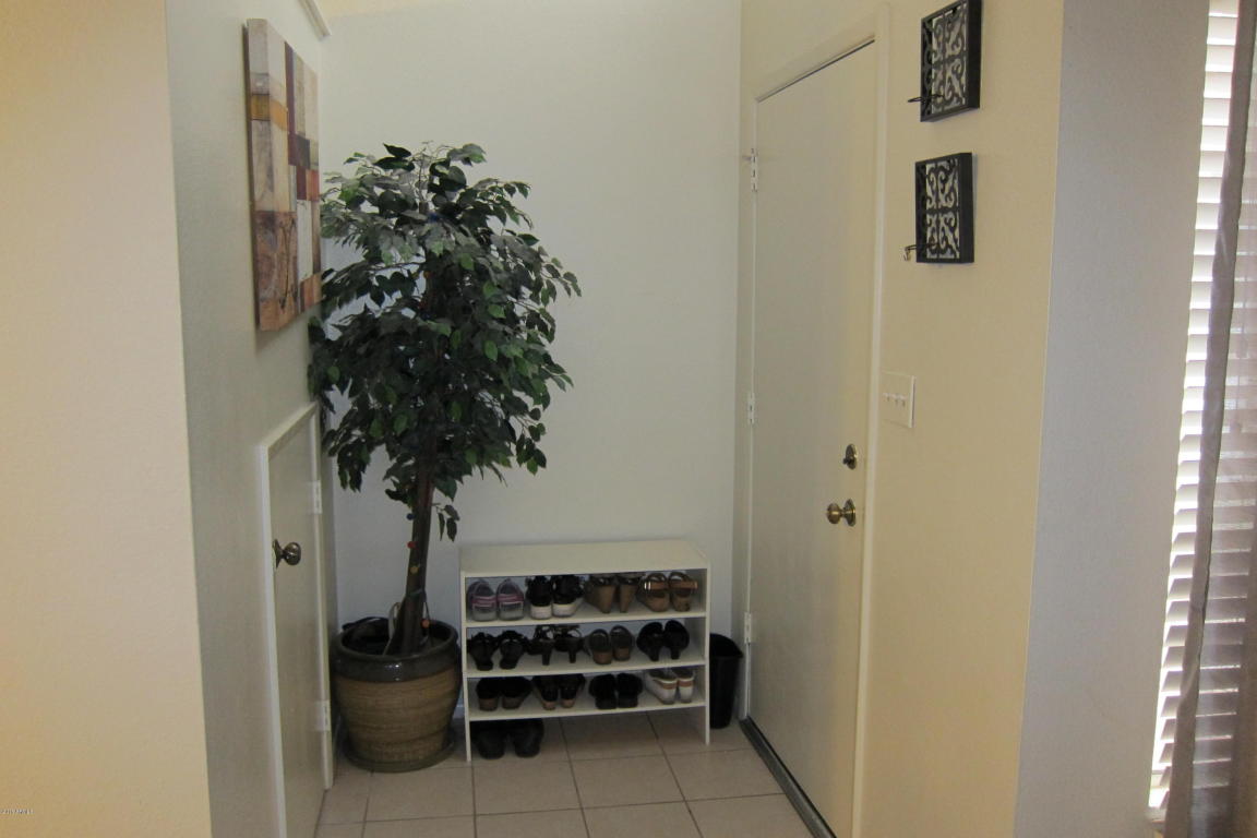 1051 S DOBSON Road, Mesa, AZ 85202