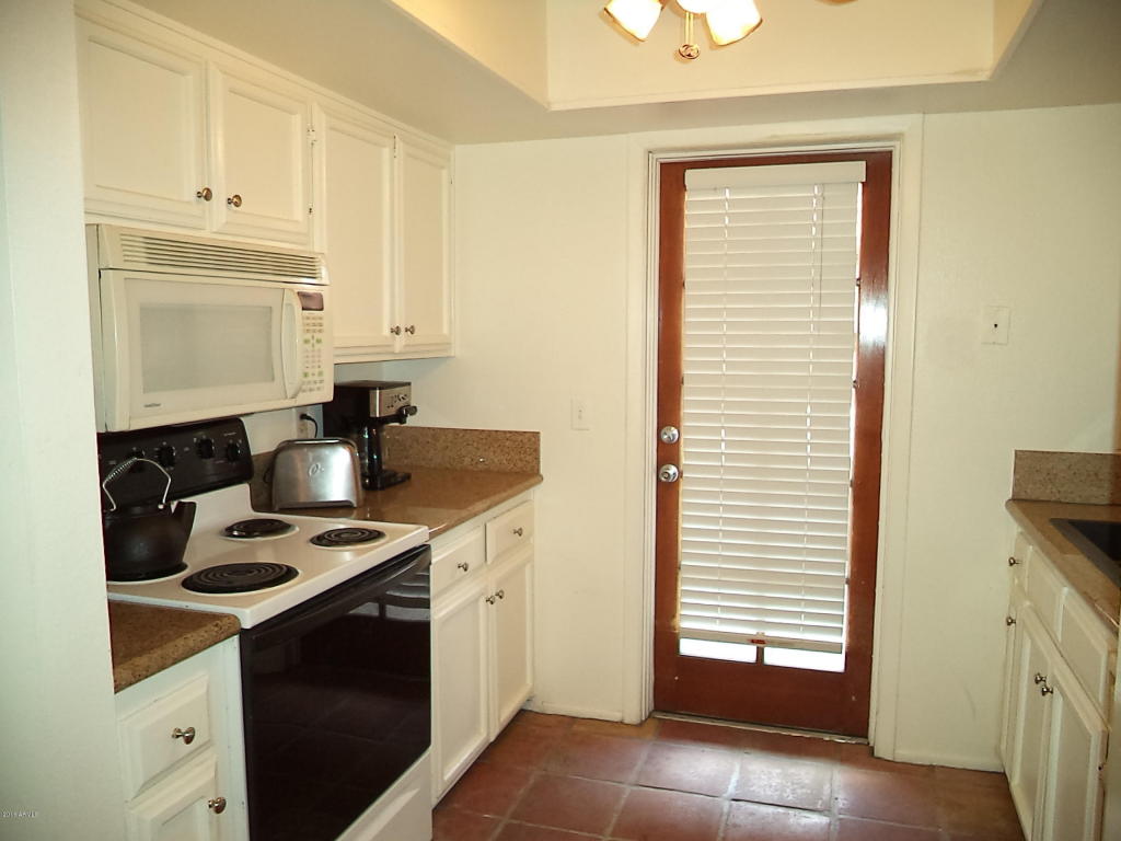 1927 E HAMPTON Avenue, Mesa, AZ 85204