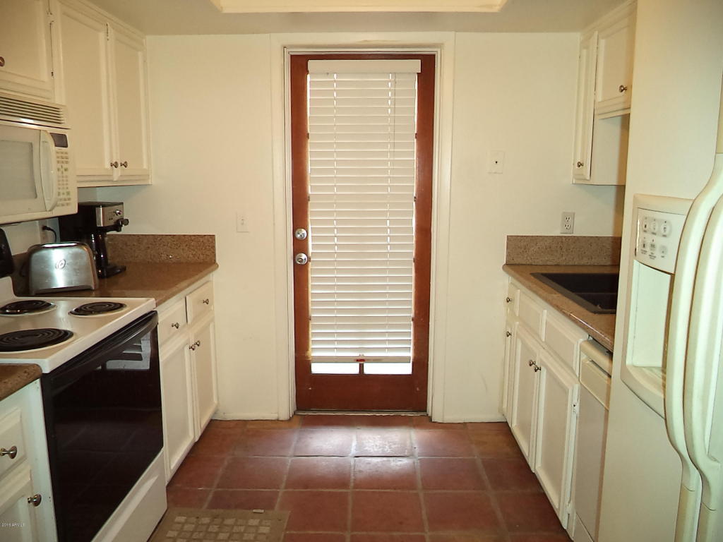 1927 E HAMPTON Avenue, Mesa, AZ 85204