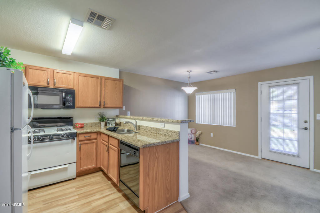 125 S 56TH Street, Mesa, AZ 85206