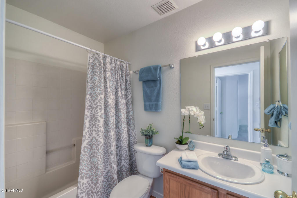125 S 56TH Street, Mesa, AZ 85206