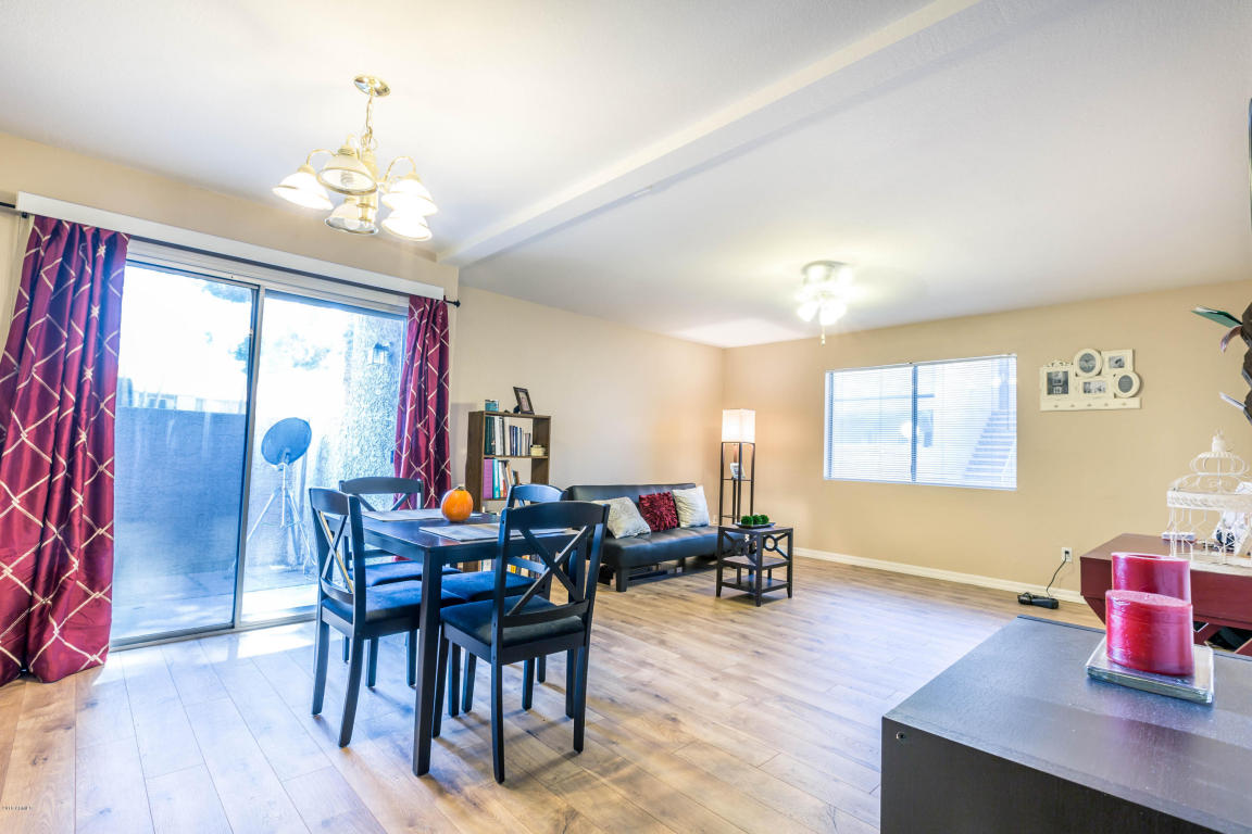 623 W GUADALUPE Road, Mesa, AZ 85210