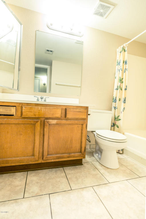 623 W GUADALUPE Road, Mesa, AZ 85210