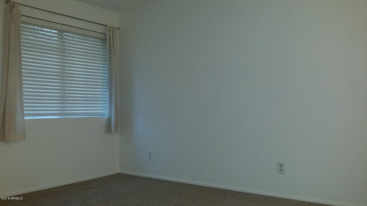 533 W GUADALUPE Road, Mesa, AZ 85210