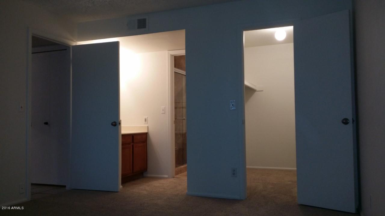 533 W GUADALUPE Road, Mesa, AZ 85210