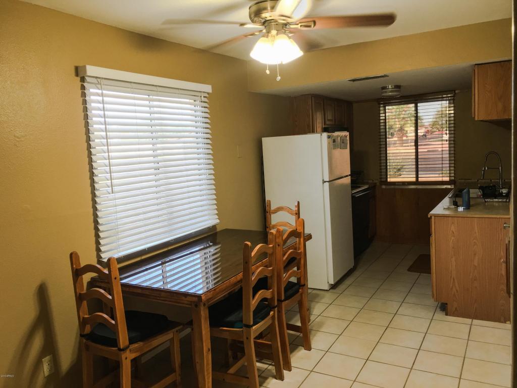 948 S ALMA SCHOOL Road, Mesa, AZ 85210