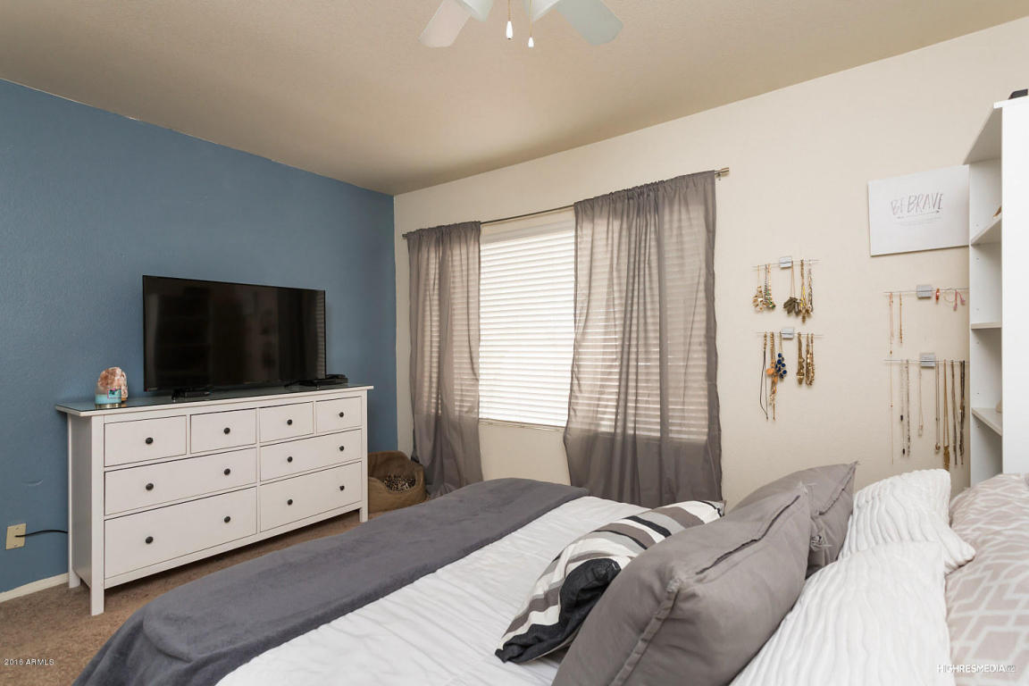1825 W RAY Road, Chandler, AZ 85224