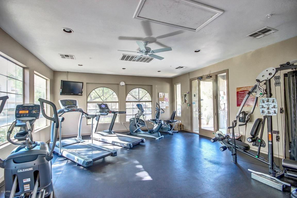 1825 W RAY Road, Chandler, AZ 85224