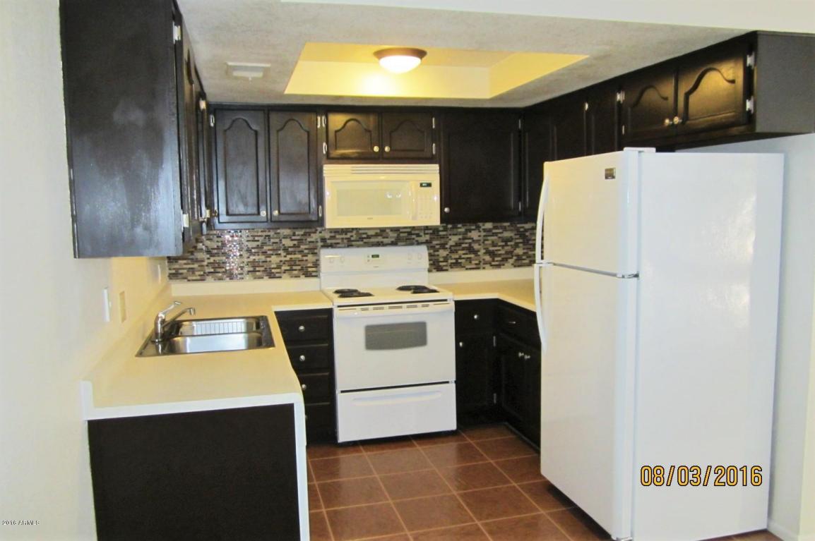 1075 E Chandler Boulevard, Chandler, AZ 85225