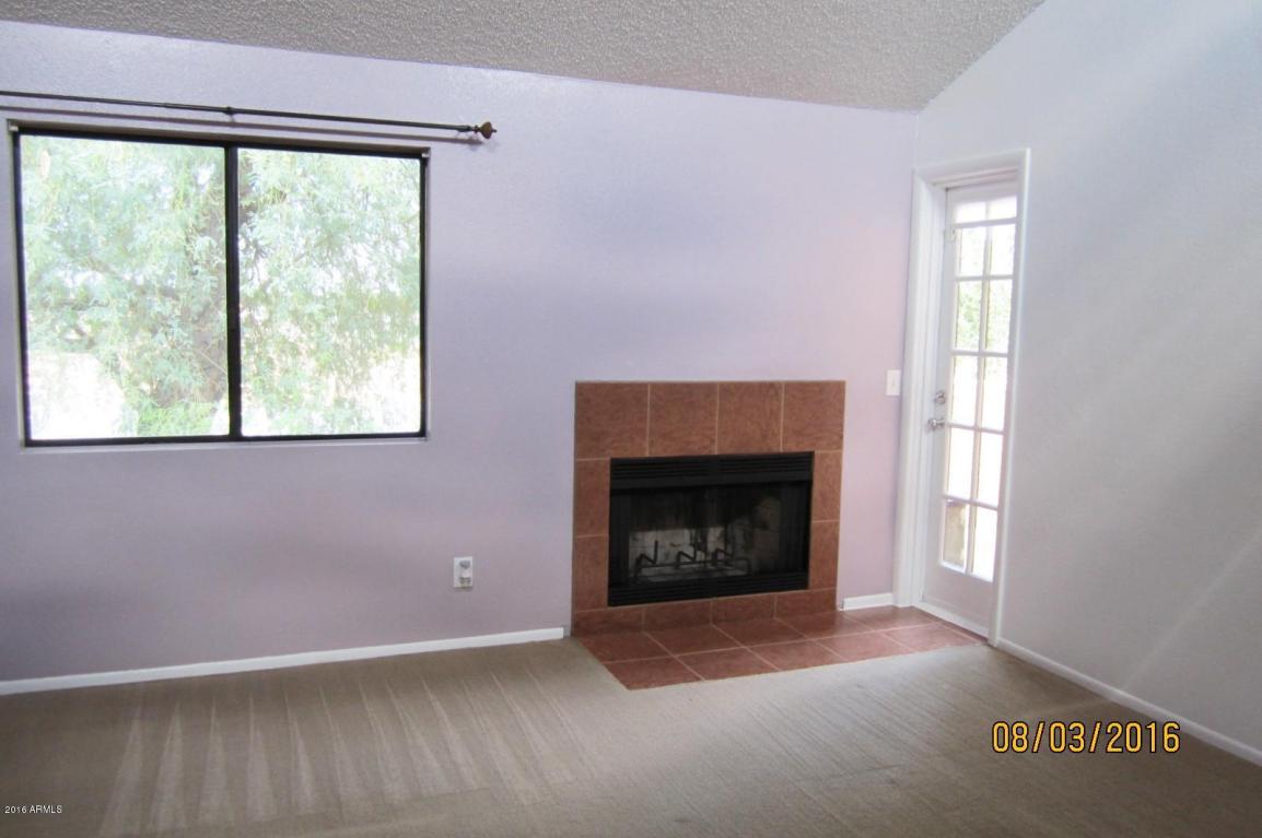 1075 E Chandler Boulevard, Chandler, AZ 85225