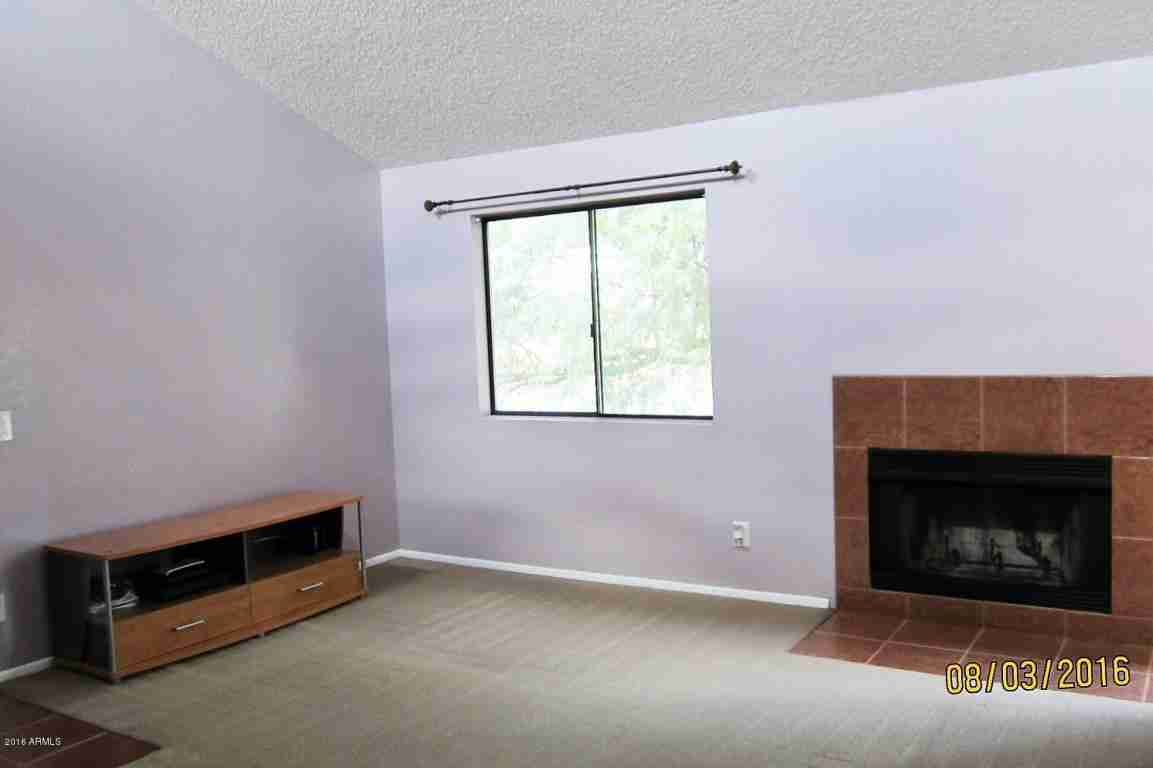 1075 E Chandler Boulevard, Chandler, AZ 85225